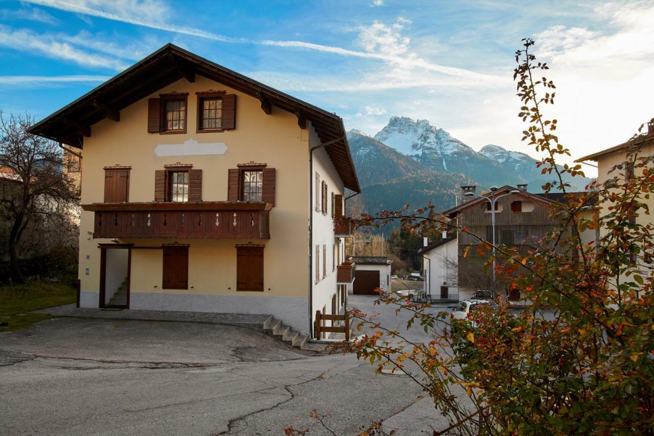 Hotel Casa Cadore Lozzo Cadore Exterior foto